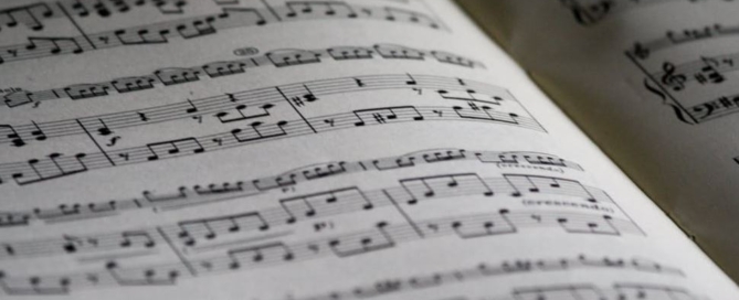 Music Lessons Online versus Live Instruction