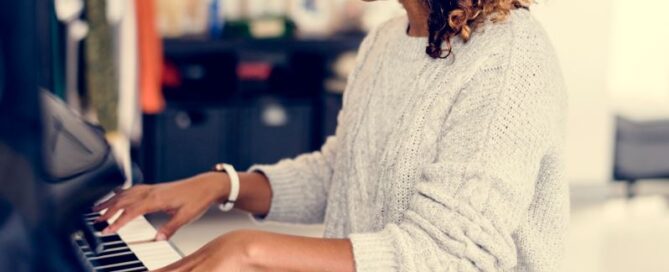 woman taking adult music lessons