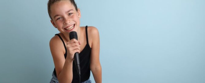 Girl vocalist singing Lessons